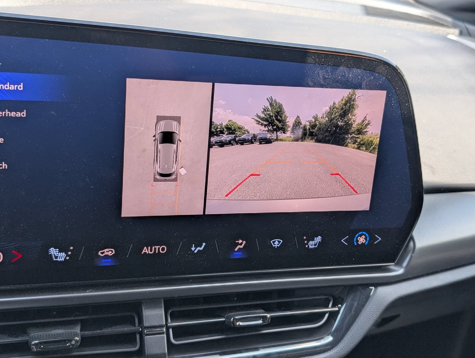 Used 2024 Chevrolet Equinox EV RS AWD/4WD image 9