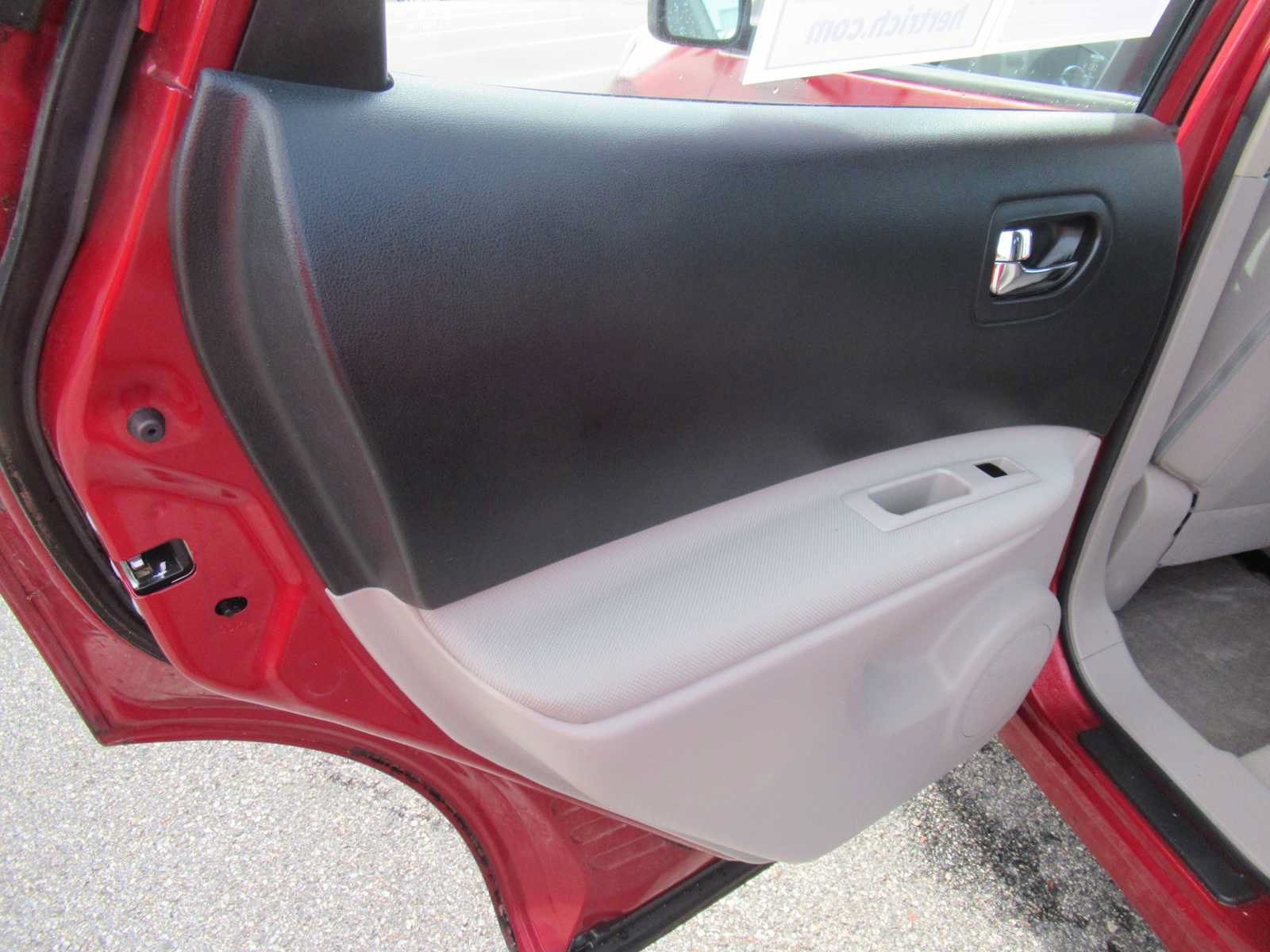 Used 2014 Nissan Rogue S w/ Convenience Package AWD/4WD image 16