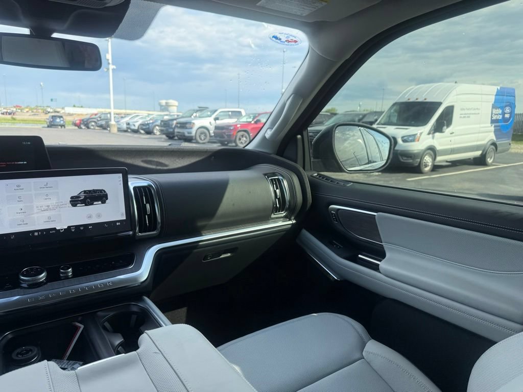 New 2026 Ford Expedition Max Platinum w/ Platinum Ultimate Package AWD/4WD image 45