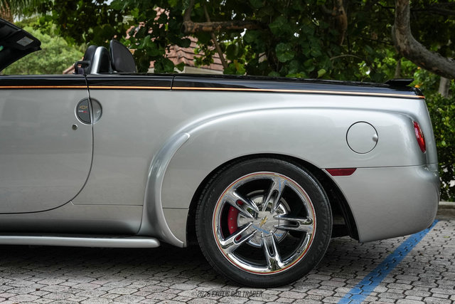 Used 2006 Chevrolet SSR w/ Preferred Equipment Group RWD image 4