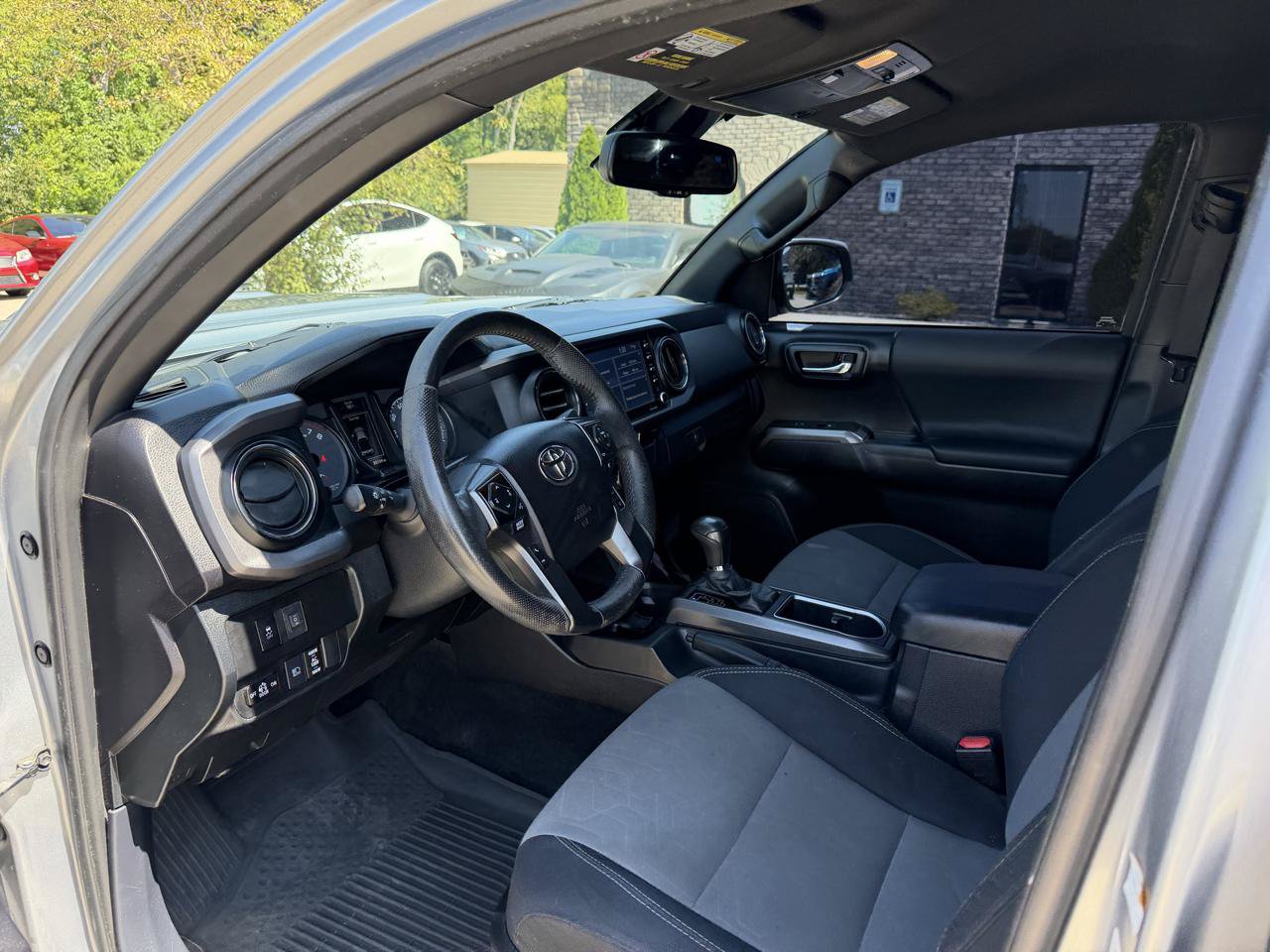 Used 2021 Toyota Tacoma TRD Sport w/ Technology Package RWD image 11