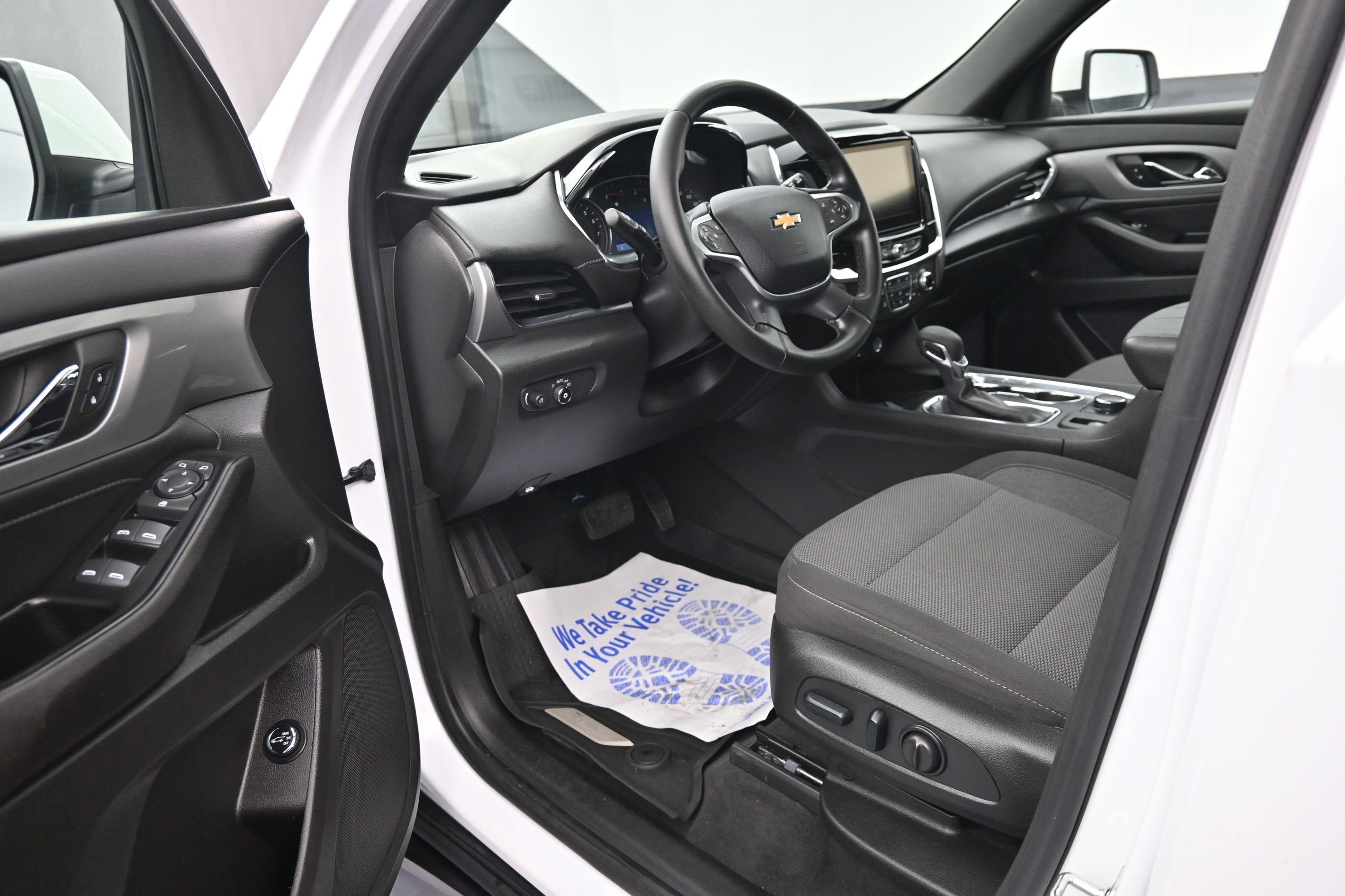 Used 2023 Chevrolet Traverse LT AWD/4WD image 9