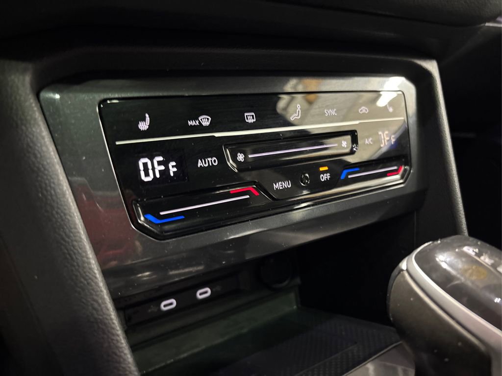 Used 2022 Volkswagen Tiguan SE R-Line image 30