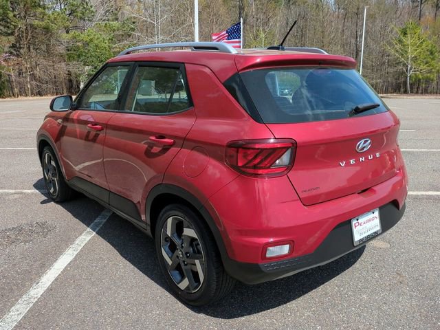 Used 2023 Hyundai Venue SEL w/ Cargo Package image 6