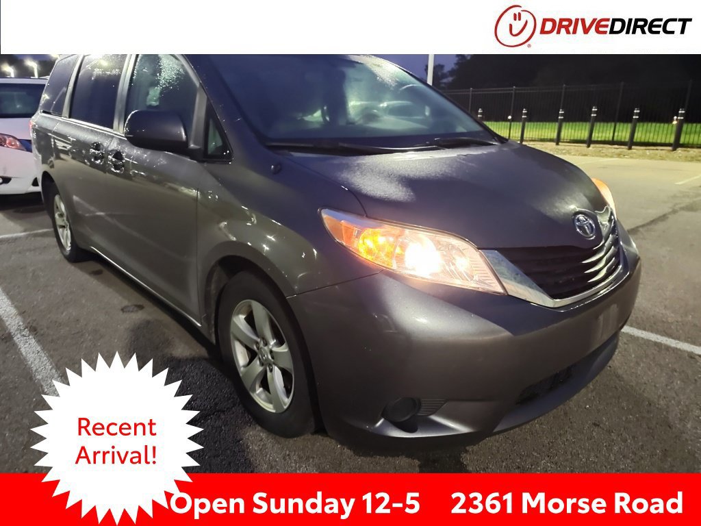 Used 2014 Toyota Sienna LE FWD image 1