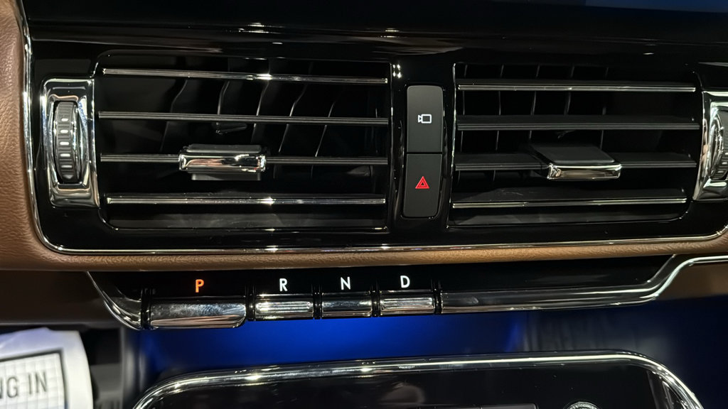 Used 2024 Lincoln Navigator L Reserve AWD/4WD image 17