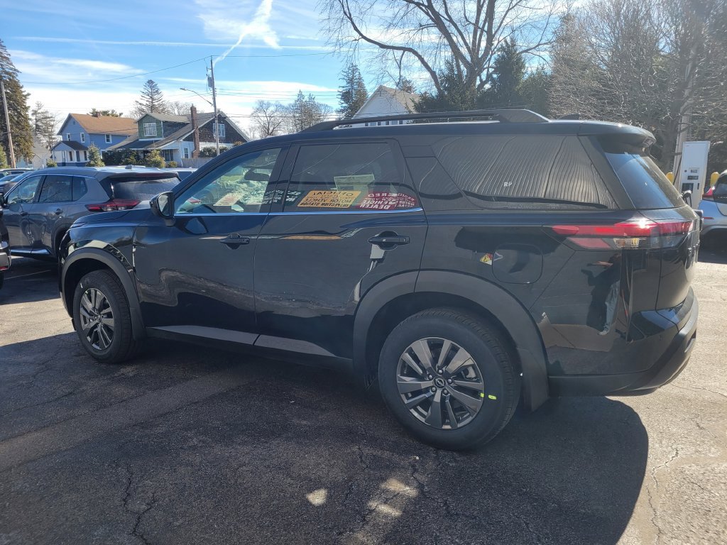 New 2026 Nissan Pathfinder SV w/ Cargo Package AWD/4WD image 8