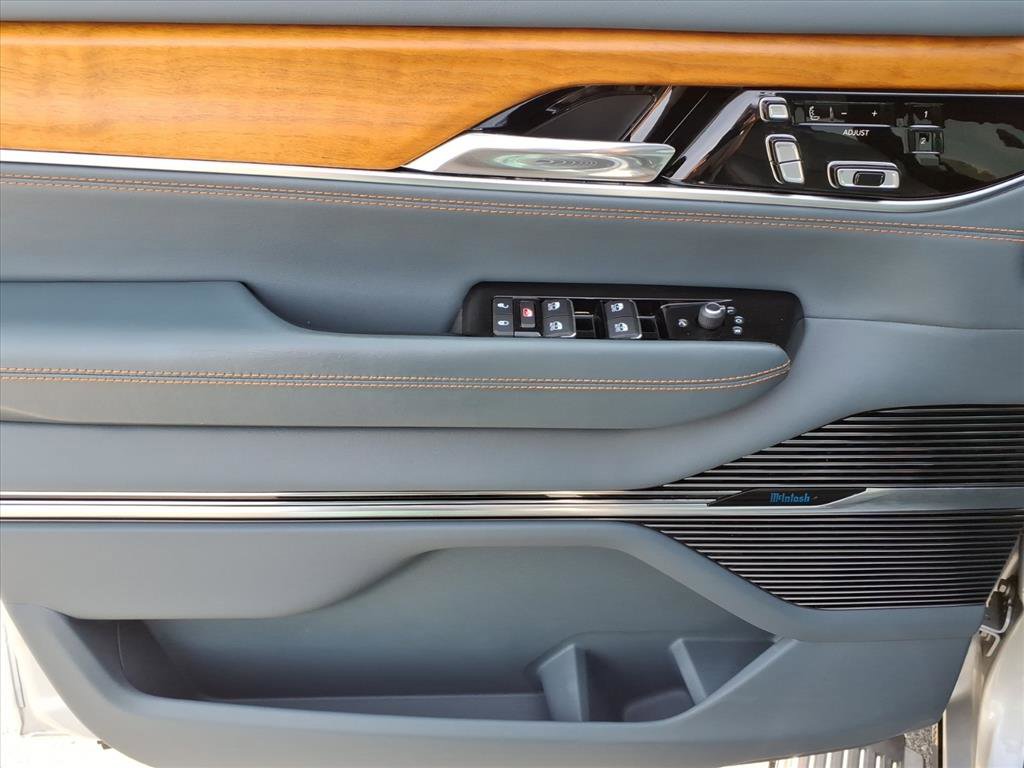 Used 2022 Jeep Grand Wagoneer Series II w/ Convenience Group III image 17
