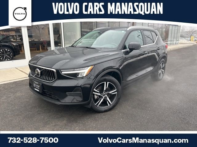 Certified 2025 Volvo XC40 B5 Core