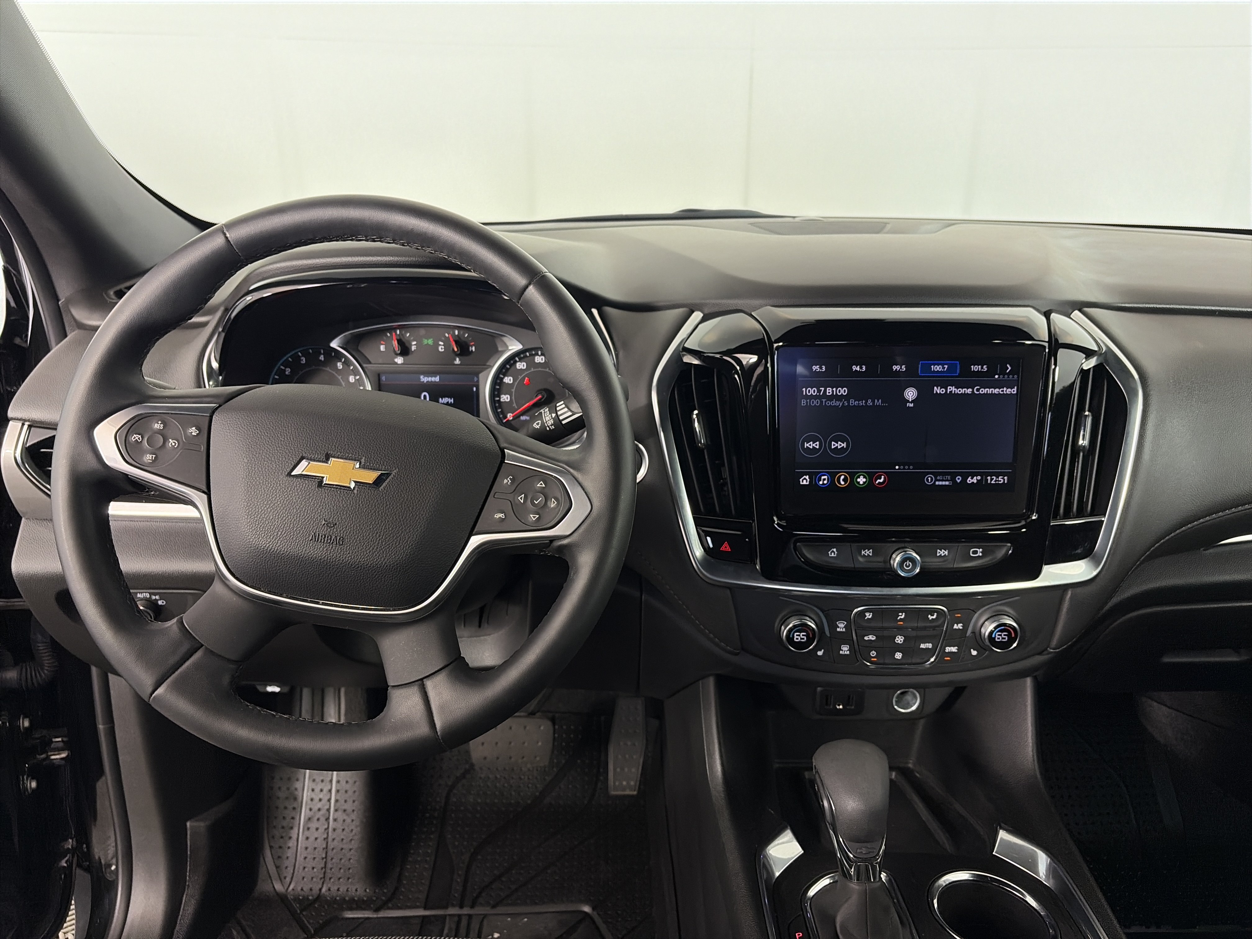 Used 2023 Chevrolet Traverse LT w/ LPO, Floor Liner Package AWD/4WD image 3