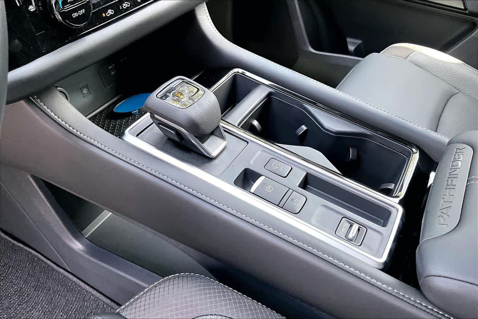 New 2026 Nissan Pathfinder SL FWD image 7