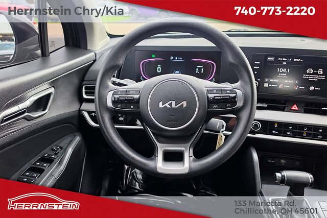 Used 2023 Kia Sportage LX image 7