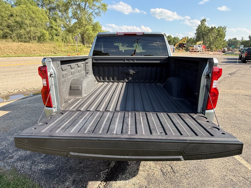 Certified 2023 Chevrolet Silverado 1500 LT AWD/4WD image 5