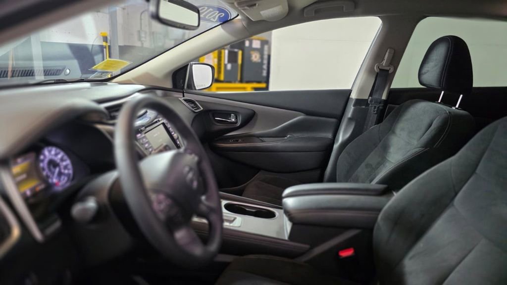 Used 2019 Nissan Murano SV image 17