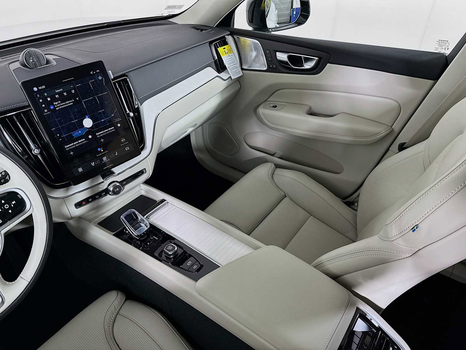 New 2026 Volvo XC60 B5 Ultra w/ Climate Package PRO image 22