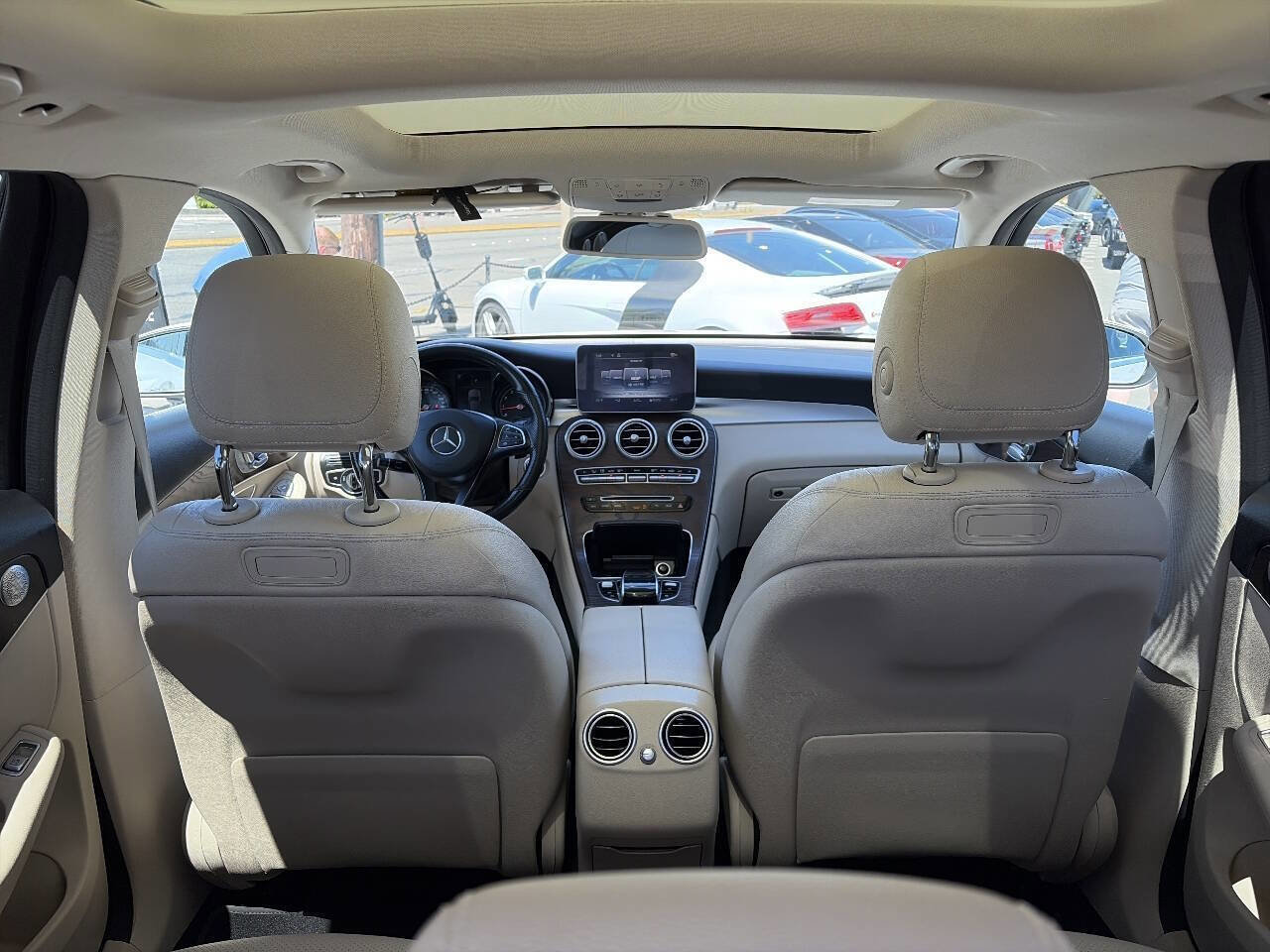 Used 2019 Mercedes-Benz GLC 300 4MATIC image 10