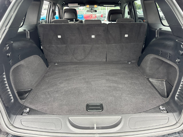 Used 2019 Jeep Grand Cherokee Laredo AWD/4WD image 9