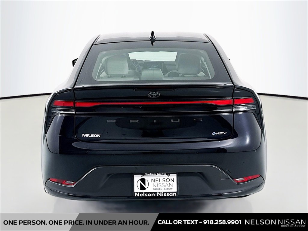 Used 2024 Toyota Prius LE image 6