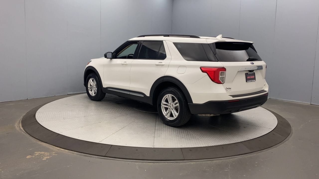 Used 2020 Ford Explorer XLT w/ Comfort Package AWD/4WD image 3
