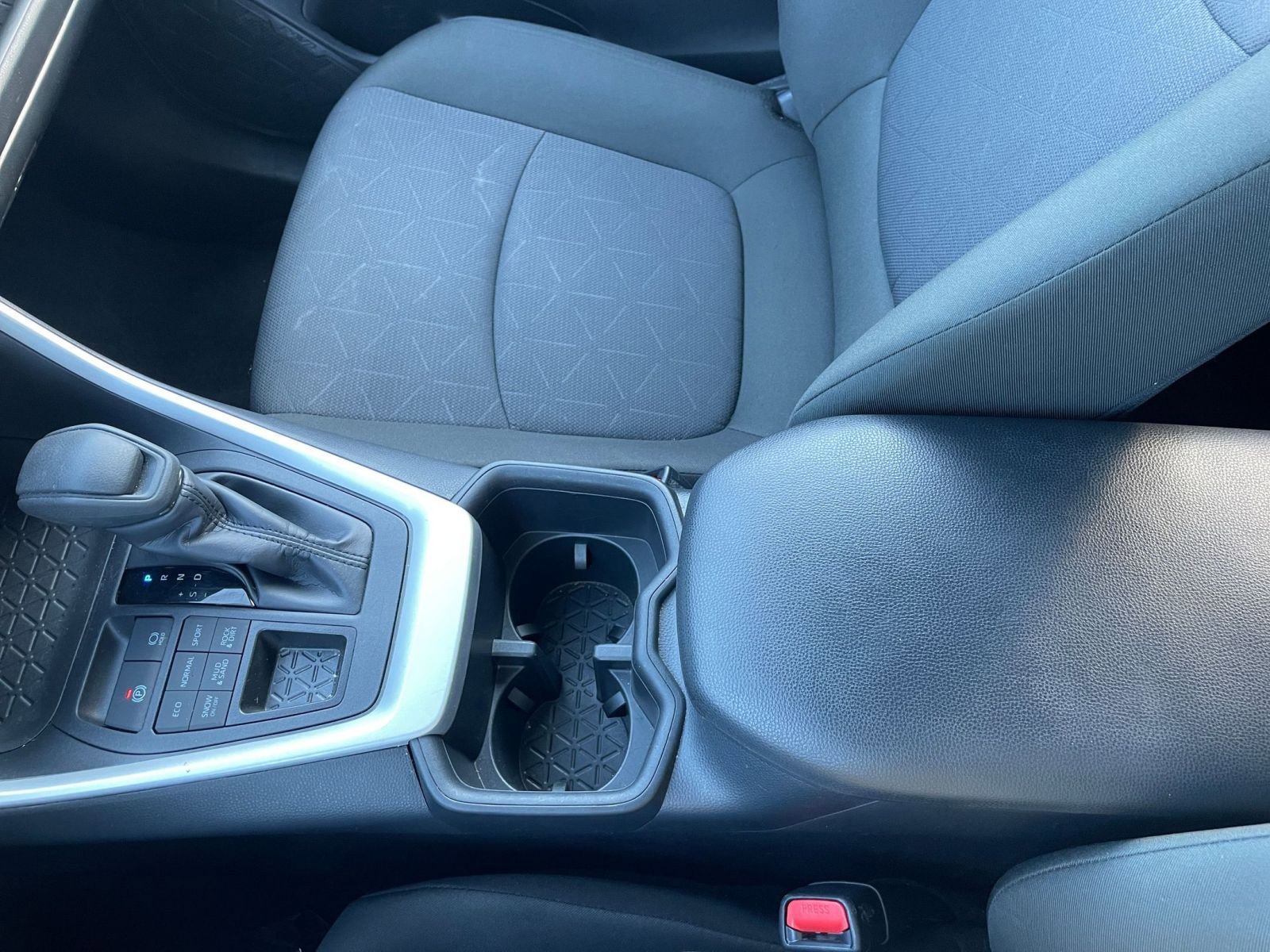 Used 2025 Toyota RAV4 XLE w/ Convenience Package image 36