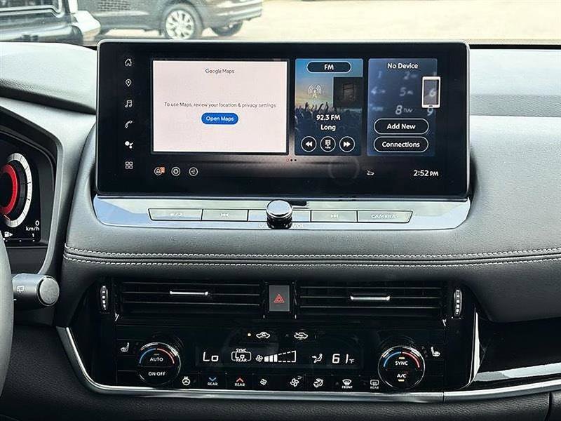 Used 2025 Nissan Rogue SL w/ Tech Package image 28