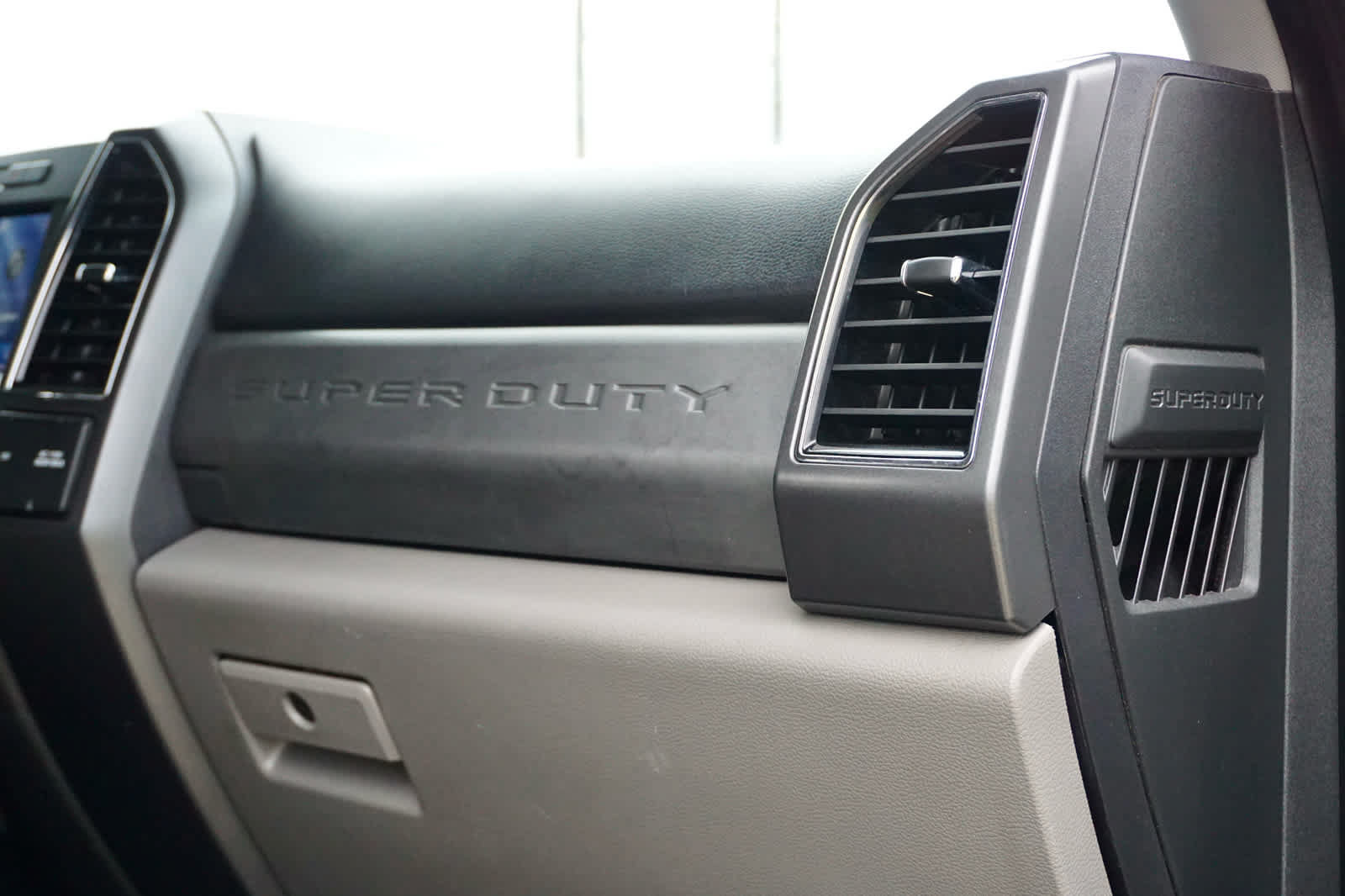 Used 2021 Ford F250 XLT w/ FX4 Off-Road Package AWD/4WD image 24