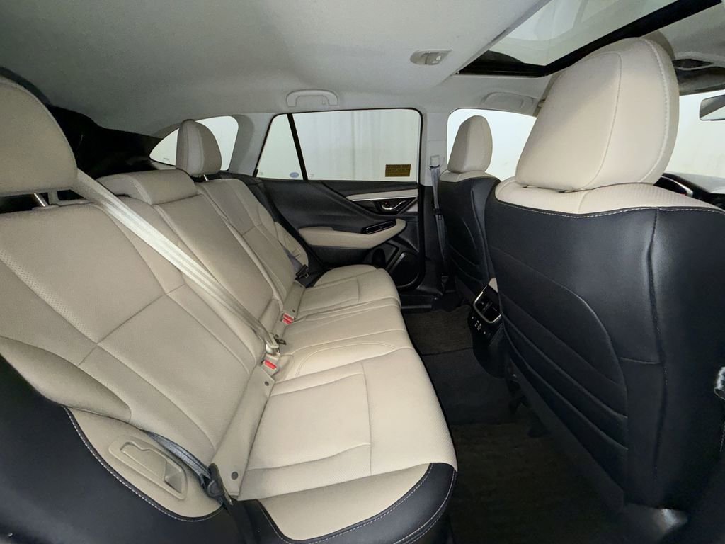 Used 2025 Subaru Outback Limited image 17