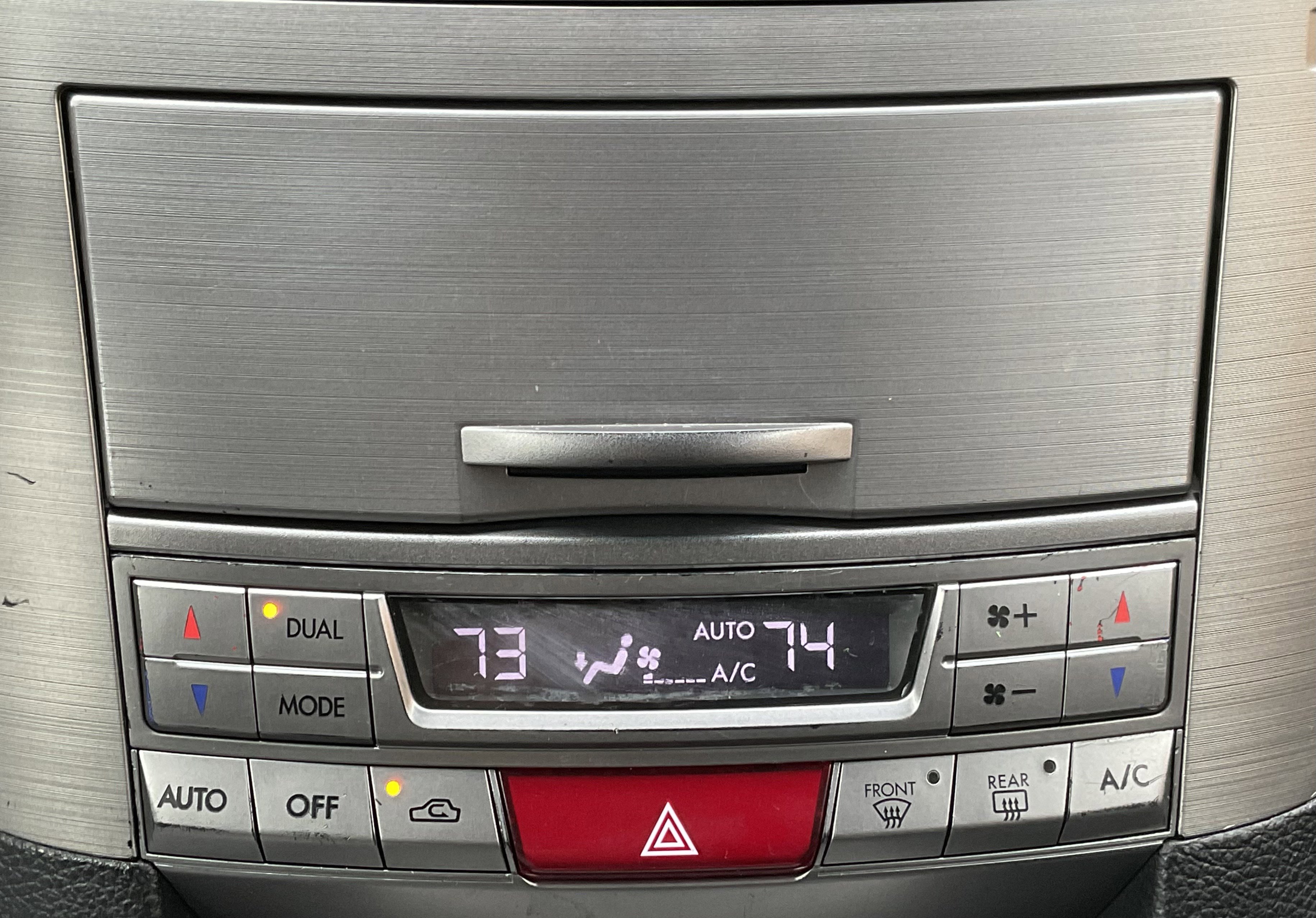 Used 2010 Subaru Outback 2.5i Limited image 14