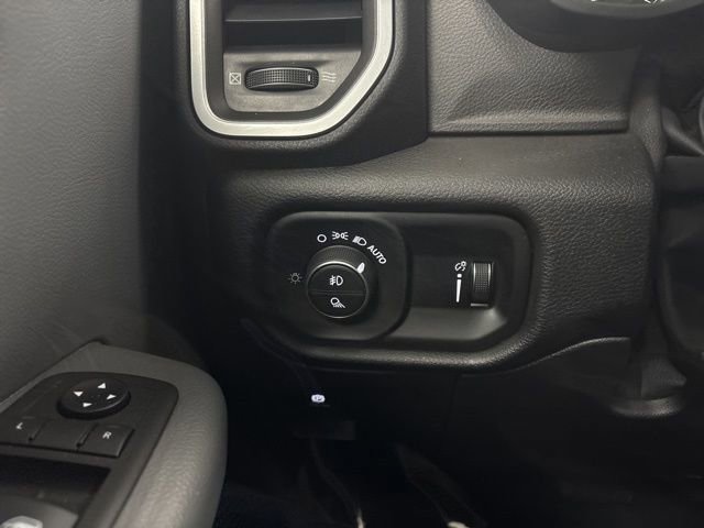 Used 2021 RAM 1500 Big Horn image 31