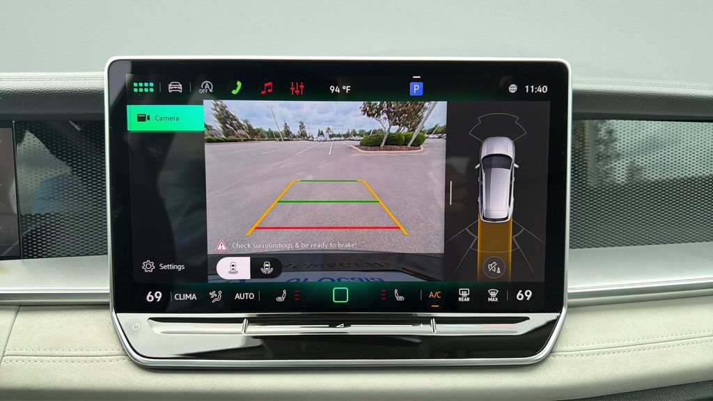 New 2026 Volkswagen Tiguan SE FWD image 13