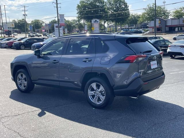 Used 2025 Toyota RAV4 XLE AWD/4WD image 5