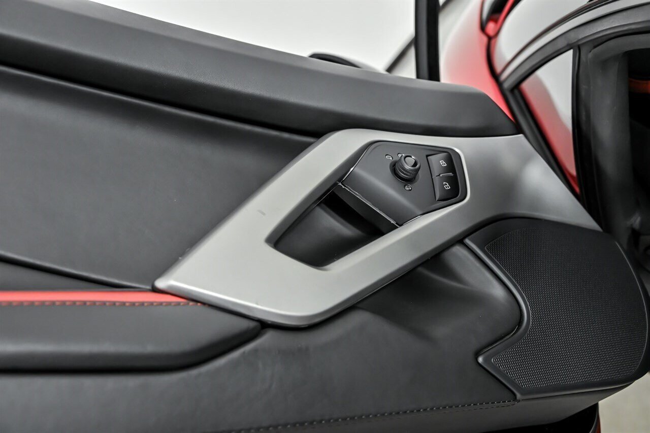 Used 2019 Lamborghini Aventador S AWD/4WD image 16