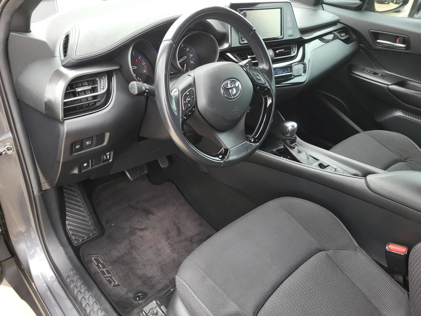 Used 2018 Toyota C-HR XLE FWD image 15
