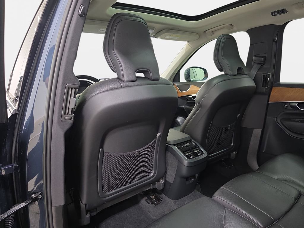 Used 2022 Volvo XC90 T6 Momentum w/ Climate Package AWD/4WD image 12