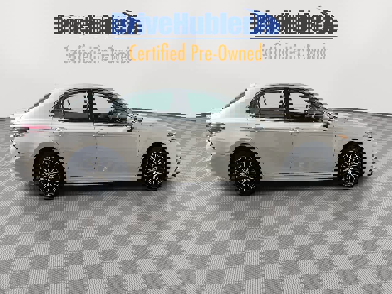 Used 2023 Toyota Camry SE image 7