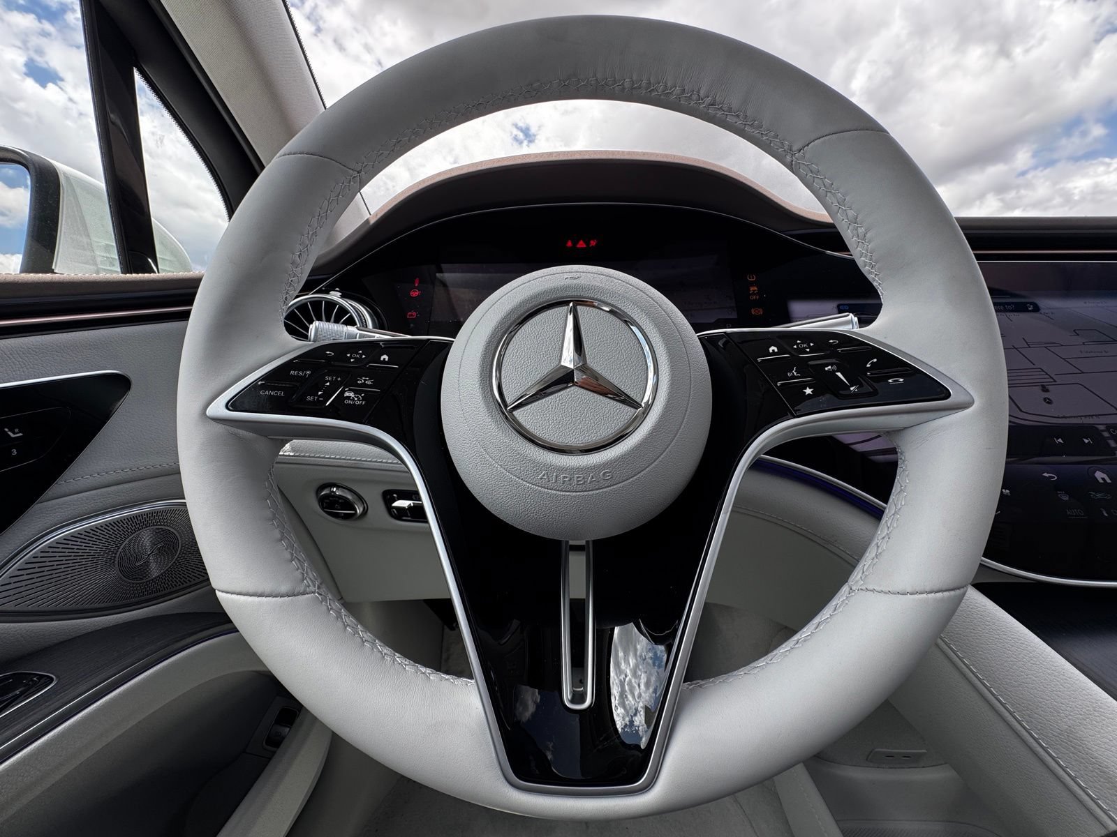 New 2026 Mercedes-Benz EQS 400 4MATIC SUV image 22