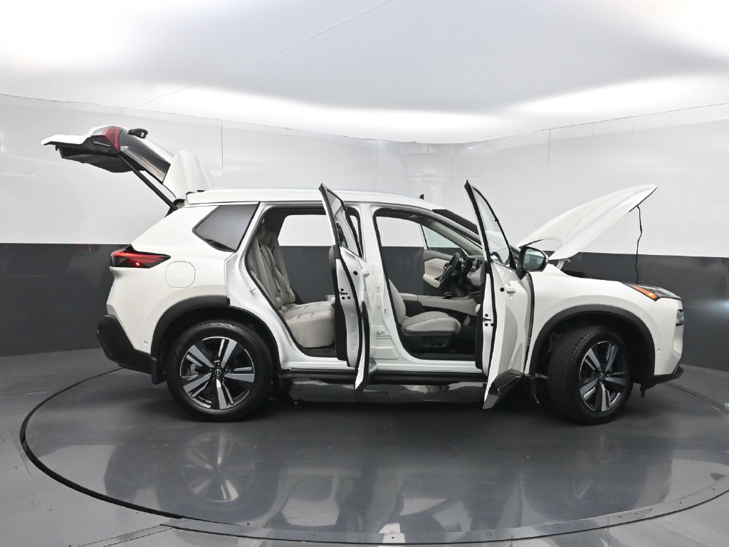Used 2023 Nissan Rogue SL w/ SL Premium Package FWD image 38