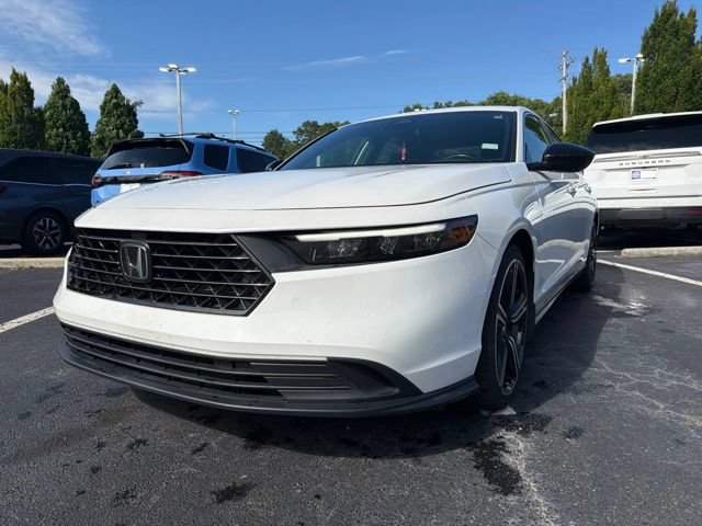 Used 2024 Honda Accord Sport image 2