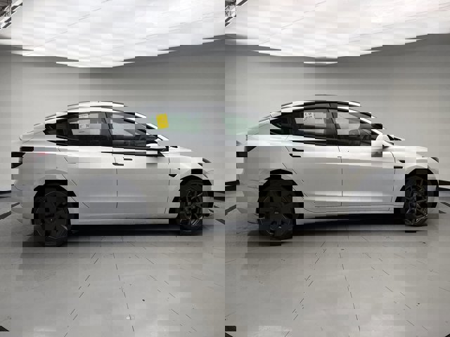 Used 2023 Tesla Model 3 Standard Range image 6