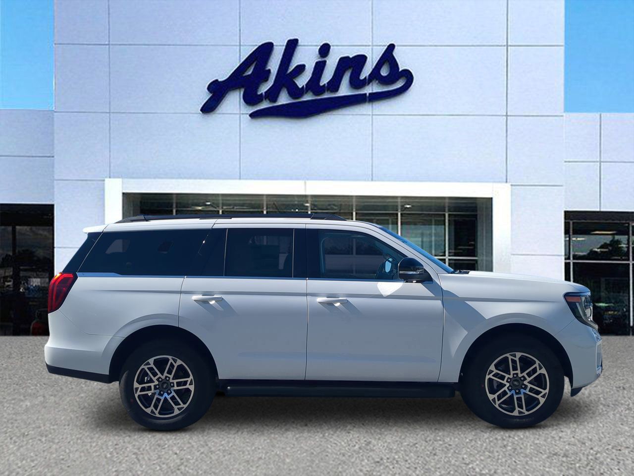 New 2026 Ford Expedition Active image 1