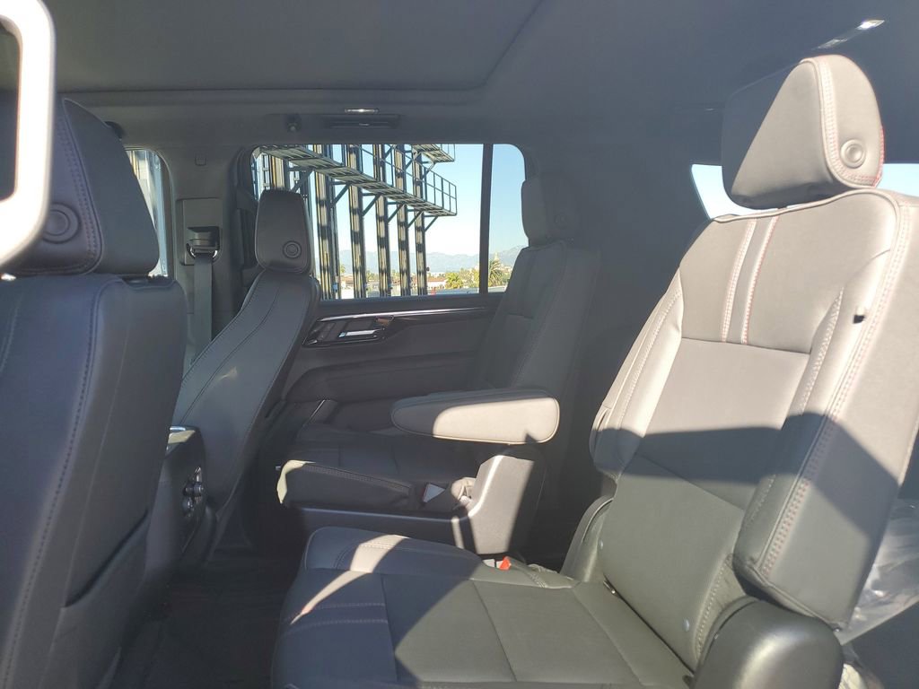 New 2026 Chevrolet Suburban RST image 17