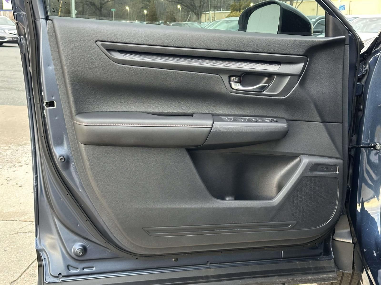 Used 2025 Honda CR-V Sport image 16