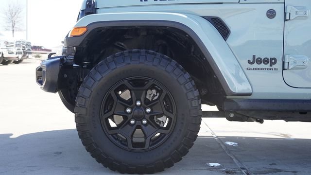 Used 2023 Jeep Gladiator Willys image 5