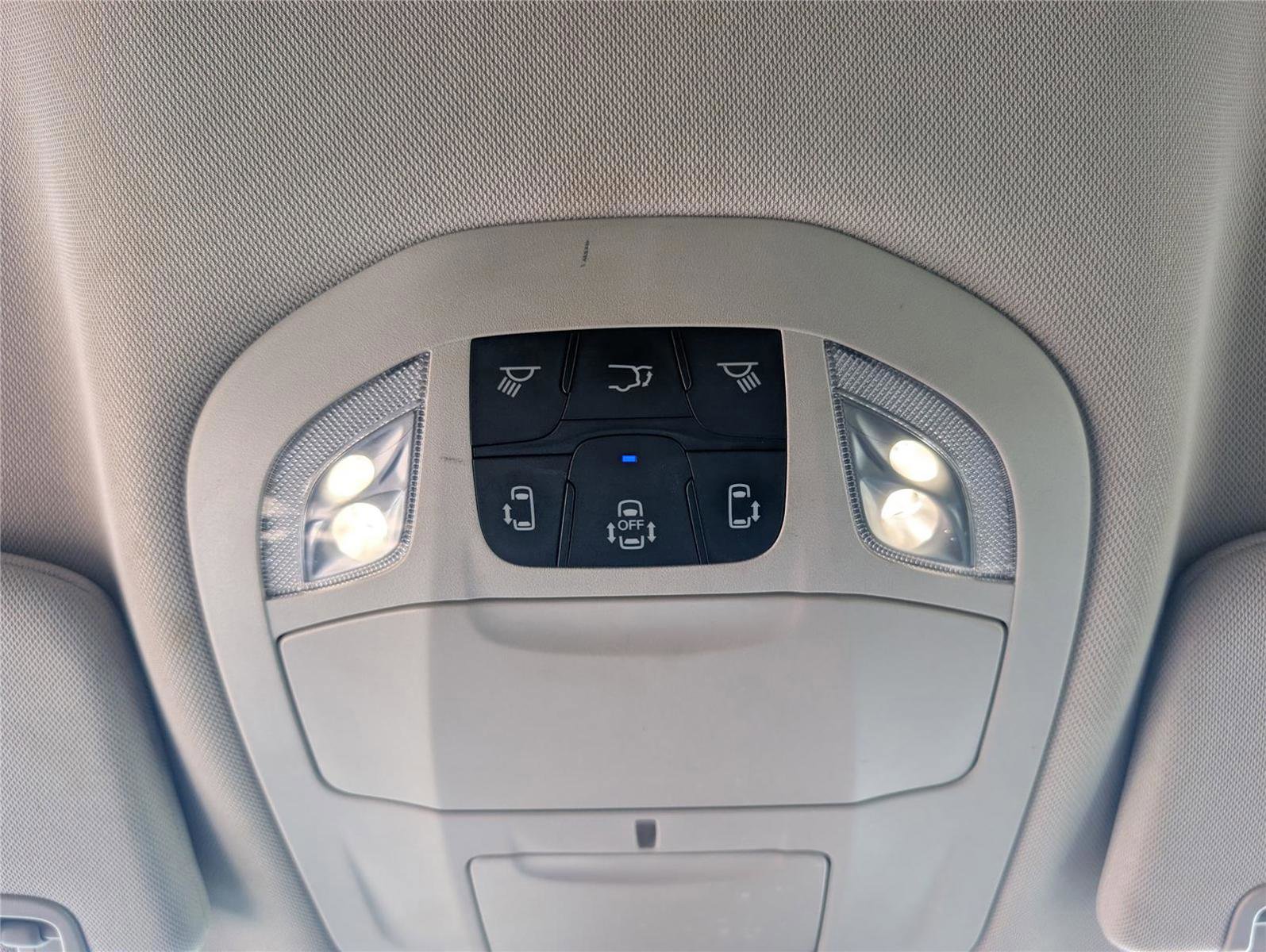 Used 2022 Chrysler Pacifica Touring-L image 18