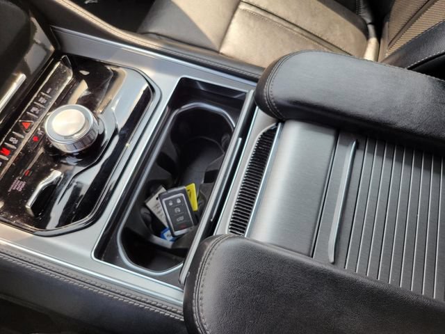 Used 2024 Jeep Wagoneer Series II AWD/4WD image 20