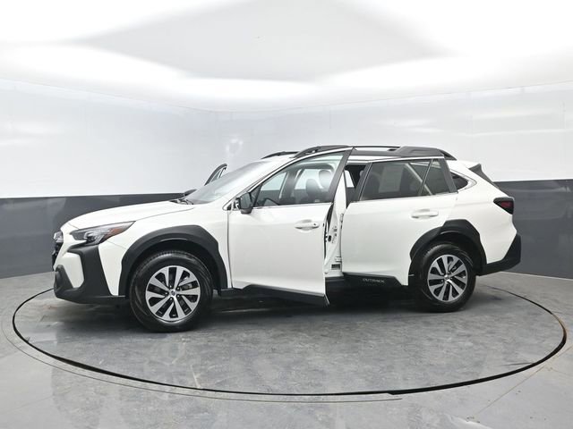 Used 2025 Subaru Outback Premium image 26
