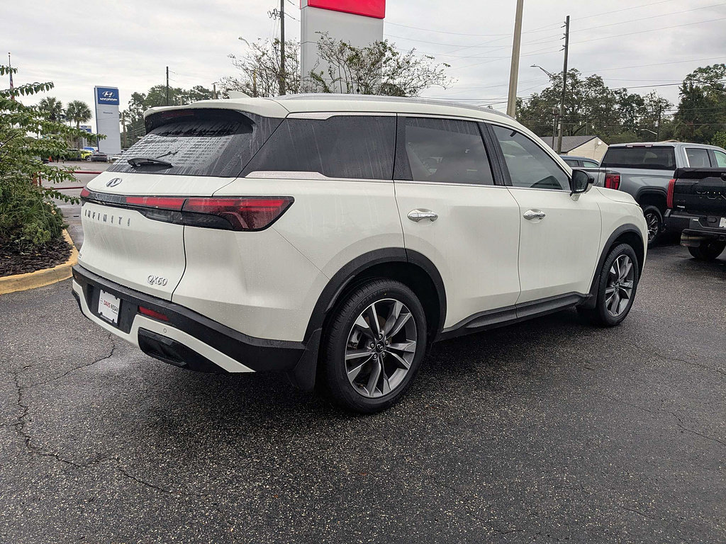 Used 2024 INFINITI QX60 Luxe FWD image 5