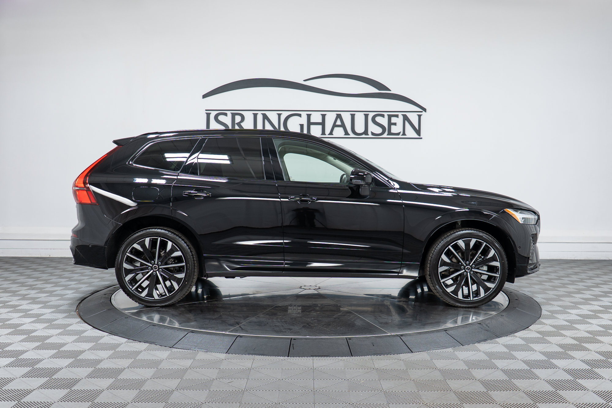 New 2027 Volvo XC60 B5 Ultra AWD/4WD image 4