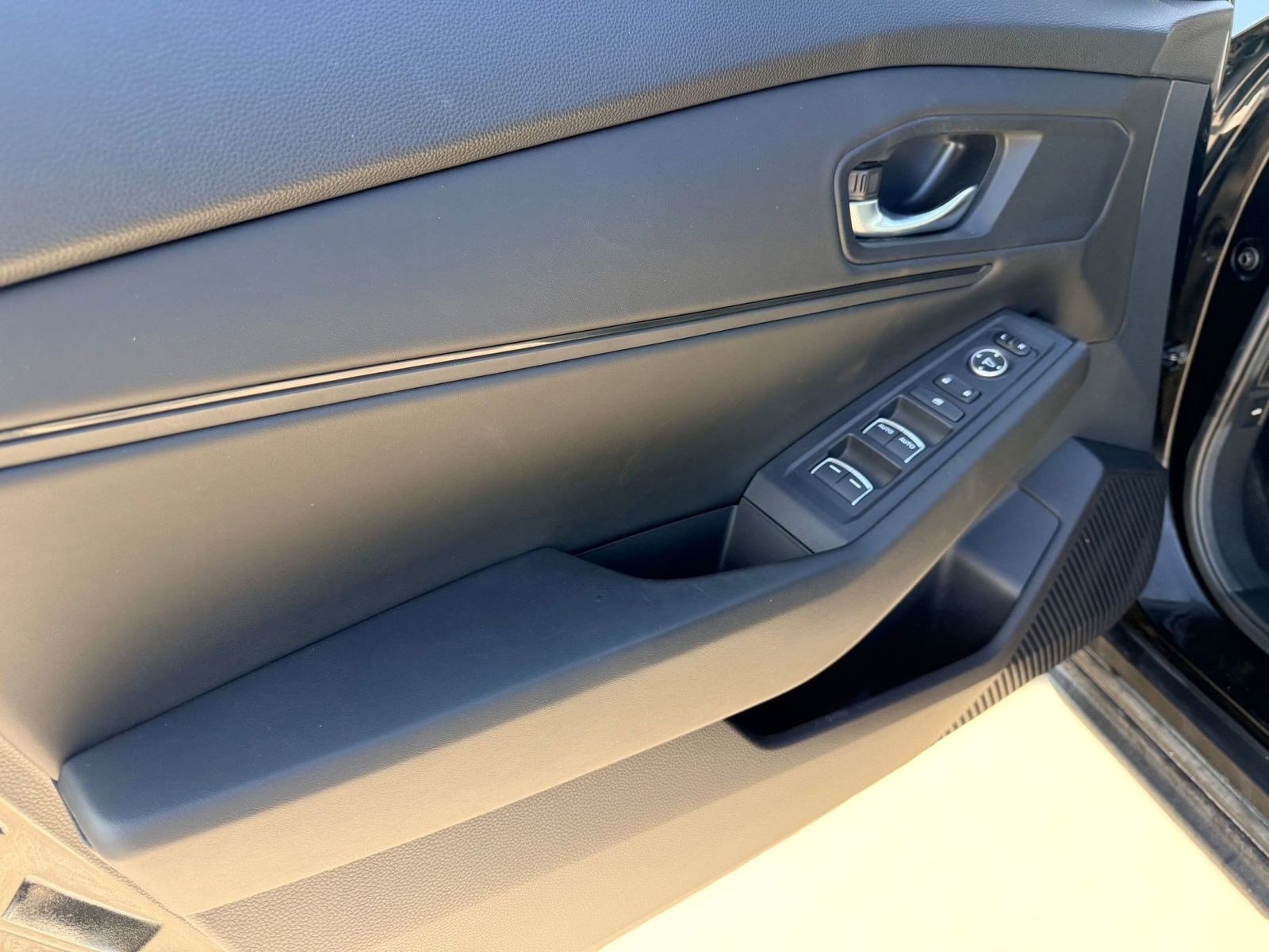 Used 2023 Honda Accord EX image 10