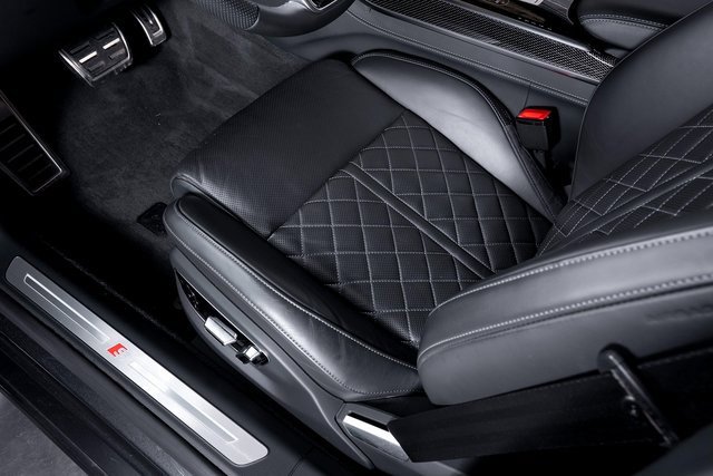 Used 2024 Audi S8 w/ S8 Comfort Plus Package image 20